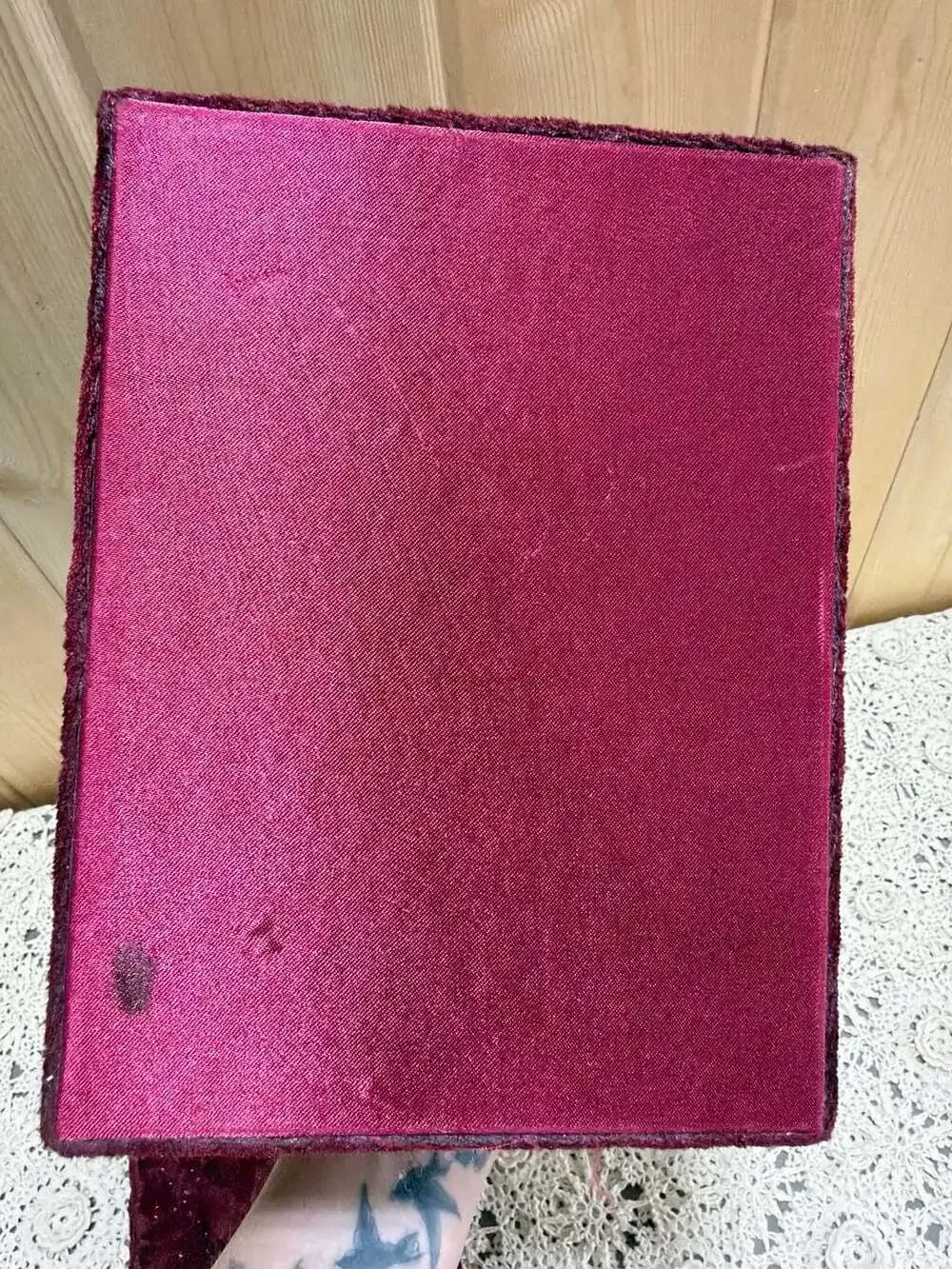 Vintage Burgundy Velvet Jewelry Keepsake Trinket Box Beaded Floral Accent